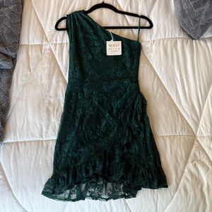 Wayf Dede Raad & Emily BFF Collection! 
Emerald Green One-Shoulder Lace Dress